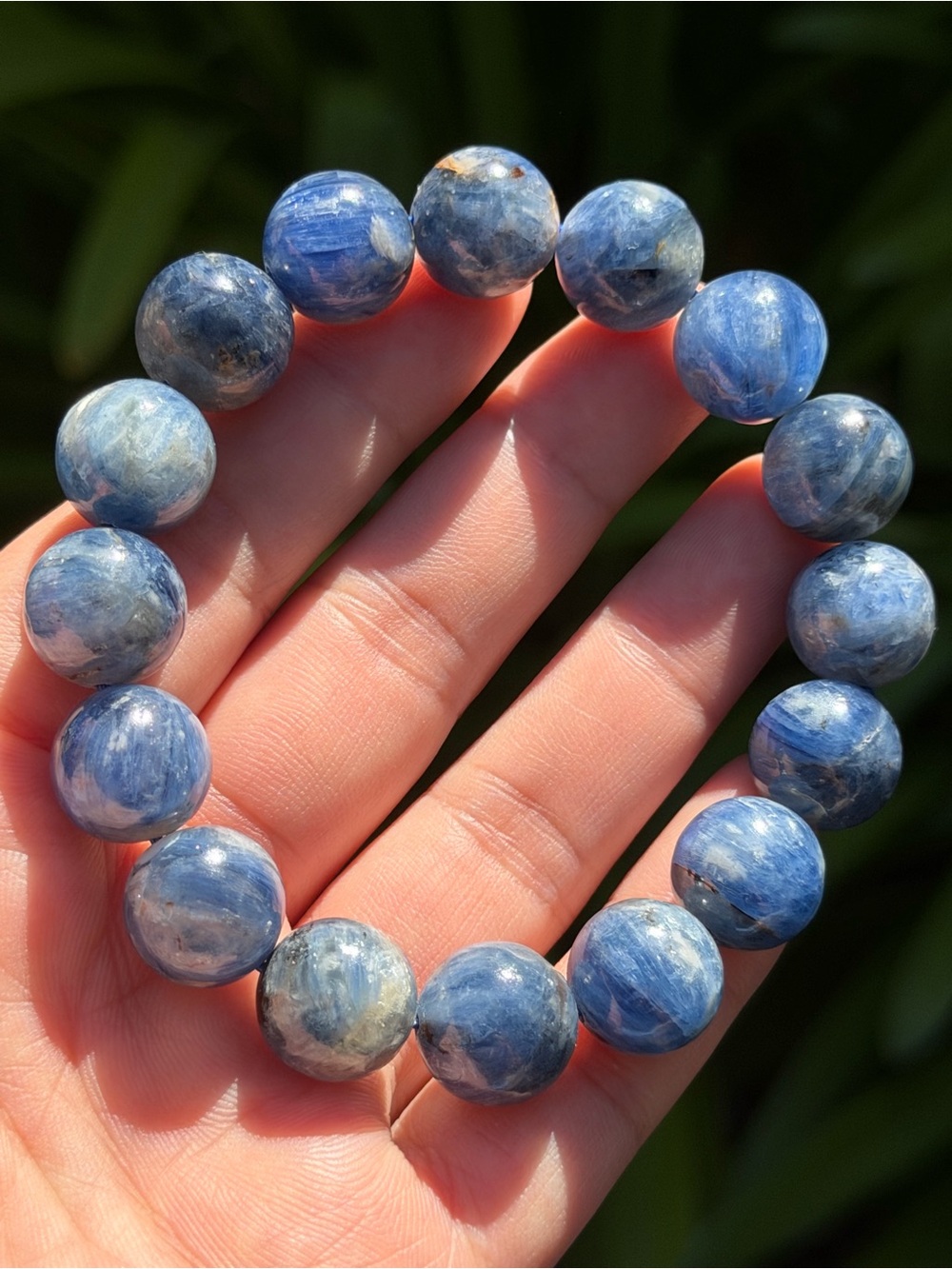 14mm stretchable blue kyanite bracelet 1890 - Picture 7 of 9